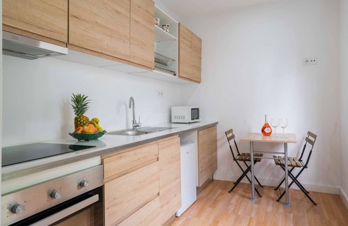 Paranhos House | Sunny Calm Room | Shared House
