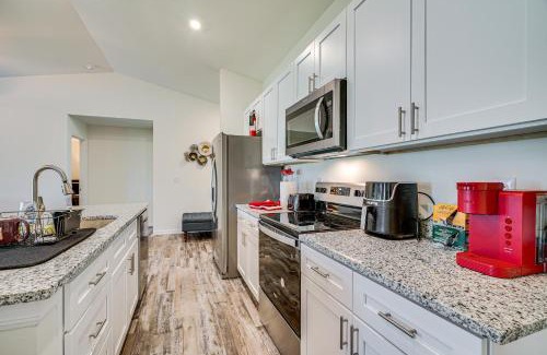 Diplomat House | Sunny Cape Coral Home, 11 Mi to Public Beach