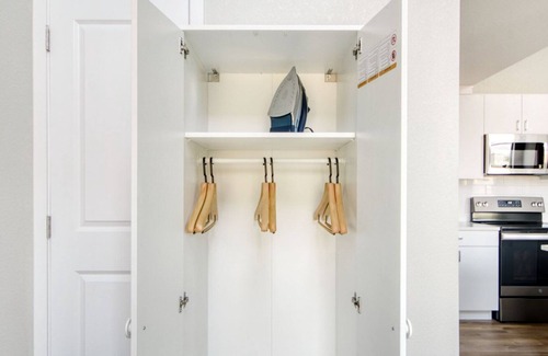 Capitol Hill Apartment | Sunny Capitol Hill 1BR w/ W/D, 4 blocks from Cheesman Park, by Blueground