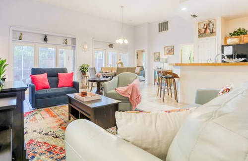 Bridgewater Crossing House | Sunny Central Florida getaway with screened pool, patio, central AC, & W/D