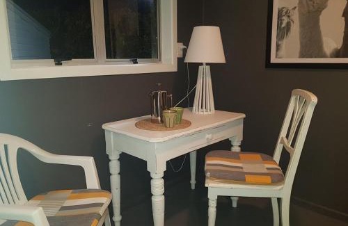 Hastings House | Sunny Central Parkvale home