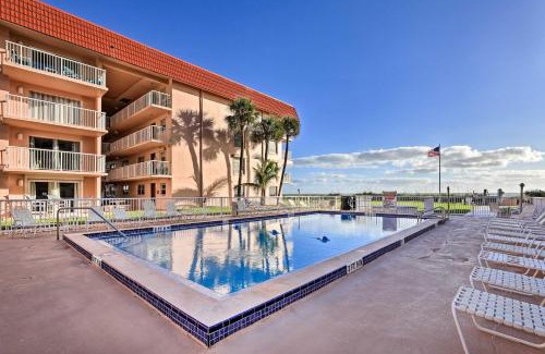 Cocoa Beach Apartment | Sunny Cocoa Beach Condo with Balcony and Pool Access