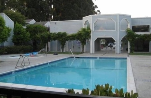 Aptos Condo | Sunny Condo- Pool&Spa, Capitola Village near! New Bath Remodeled Kitchen 2023!