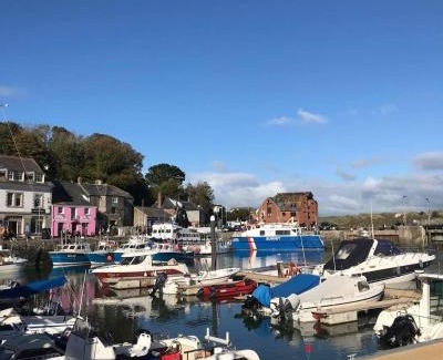 Treator House | Sunny Corner, Padstow. Spacious 3 bedrooms, 2.5 bathrooms, parking, garden.
