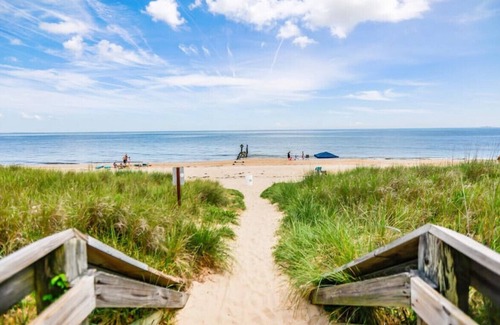 Cottage Line Villa | Sunny Cottage at Ocean View Beach Norfolk