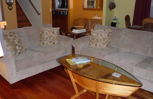 Clinton Cottage | Sunny Cottage with great water view - Lots of Great Amenities - Hot Tub