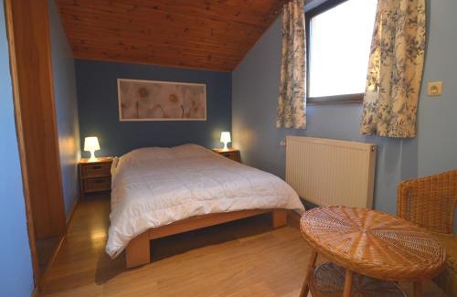 Awagne House | Sunny Cottage with Pool