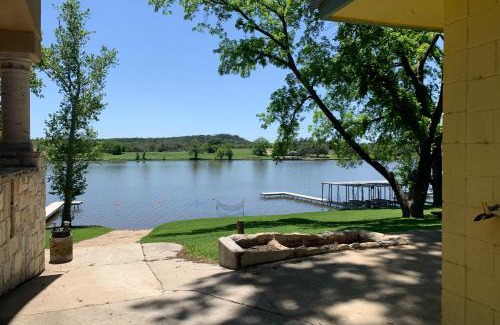 Kingsland House | Sunny Days Lake Retreat - Main house