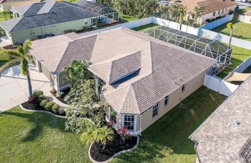 Pelican Villa | Sunny Days - Spacious Villa with Saltwater Heated Pool 4 bedroom 2 bathroom