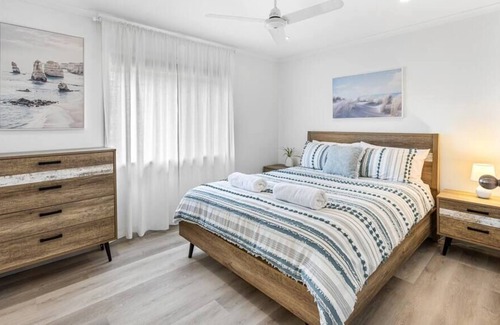 Mudjimba House | Sunny Dayz @ Sundew - Pet Friendly, Beach Accommodation