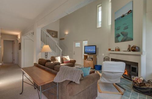 Lake Forest House | Sunny Daze at Dollar Point by Tahoe Getaways - Tahoe Classic w Open Floor Plan, Wood Fireplace, Close to Lake!