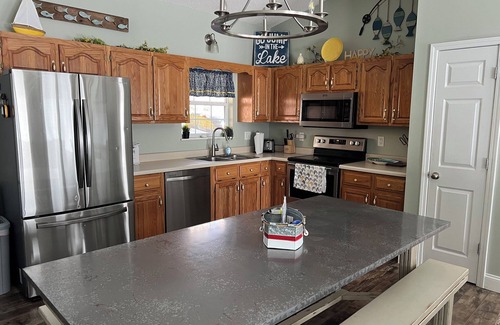Jacksboro House | Sunny Disposition - lakefront, quiet cove