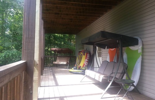 Jacksboro House | Sunny Disposition - lakefront, quiet cove