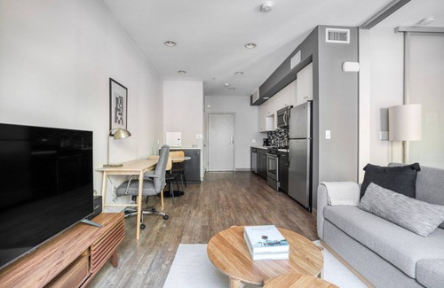Little Tokyo Apartment | Sunny Downtown 1BR w/ Gym & Courtyard, close to LA Live, by Blueground