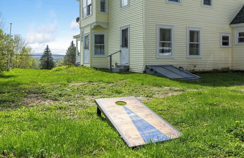 Jefferson House | Sunny Farmhouse Retreat in Jefferson, NH