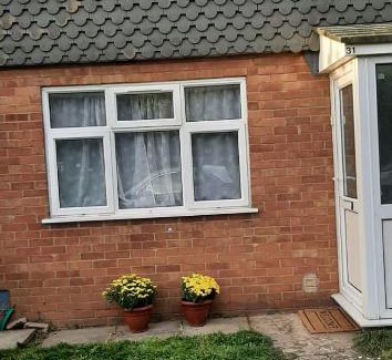 Peterborough House | Sunny Flowerside