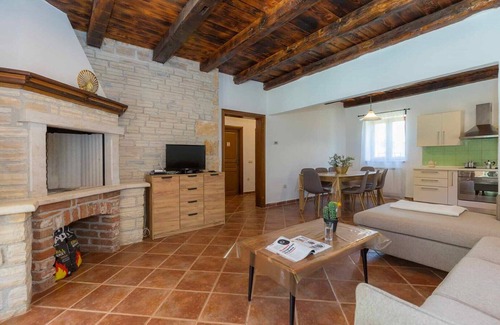 Butkovici House | Sunny holiday house with private pool