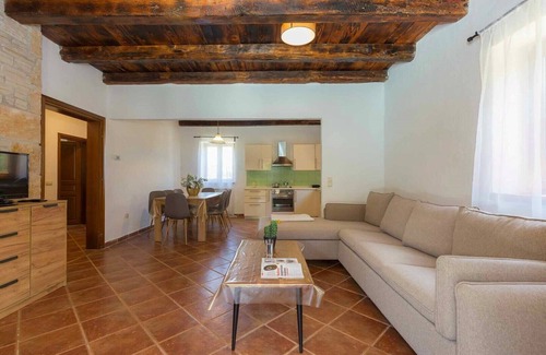 Butkovici House | Sunny holiday house with private pool