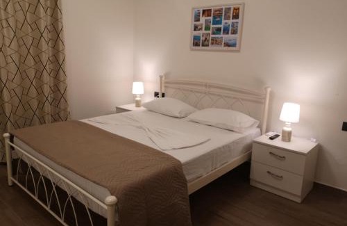 Petaloudes Apartment | SUNNY HOLIDAYS APARTMENT