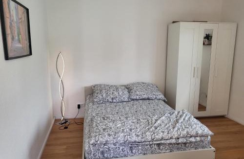 Bad Vilbel Apartment | Sunny Home