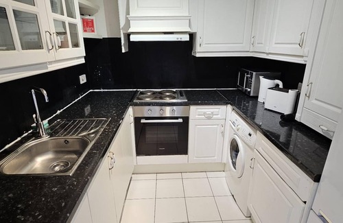 St. Johns Wood Apartment | Sunny Home in Central London