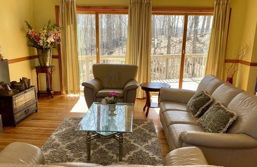 Hyde Park House | Sunny home sitting among the beautiful woods in Hyde Park, NY.
