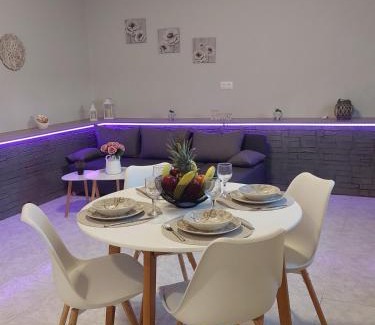 Petaloudes House | Sunny house