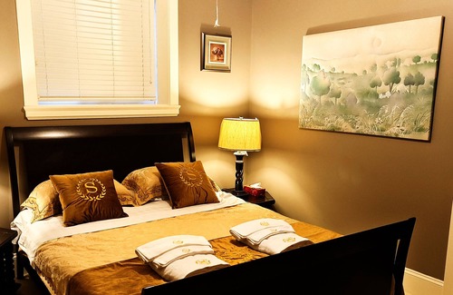 Surrey Bed & Breakfast | Sunny Island by White Rock B&B Cozy Family Club 3B2B