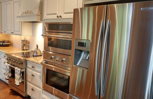 Bracebridge Cottage | Sunny Lake Muskoka Waterfront Cottage