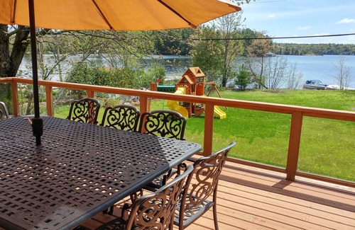 Bracebridge Cottage | Sunny Lake Muskoka Waterfront Cottage