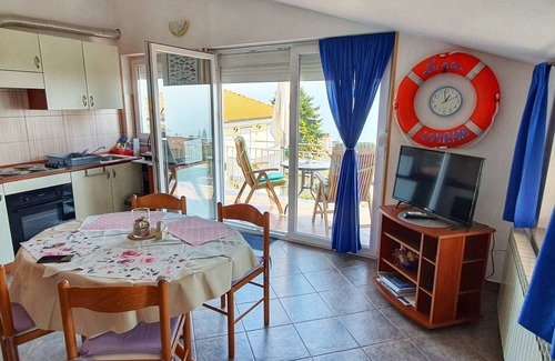 Lovran Apartment | Sunny Lovran Apartment With Terrace and Sea View