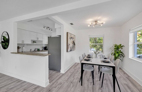 Miami Shores House | Sunny Miami Stay Pool BBQ Centrally Located Perfect for Families/Groups