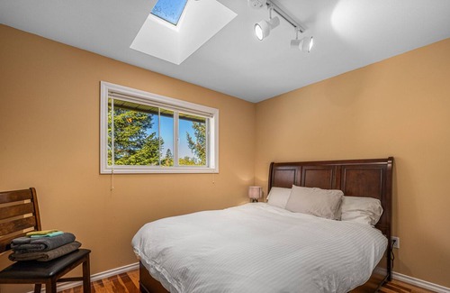 Courtenay House | Sunny Mid Island Paradise