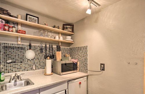 Mission Hills Apartment | Sunny Mission Hills Apt w/ Patio: 1 Mi to Old Town