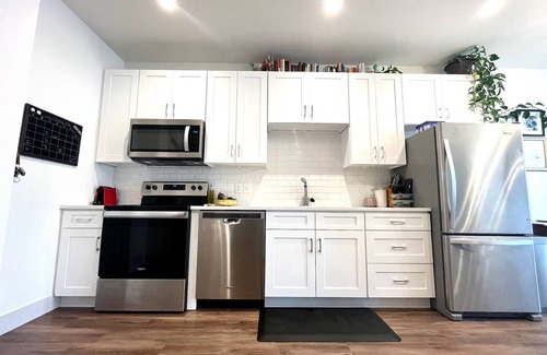 Lakewood Condo | Sunny, Modern 1 BD 1 Bath