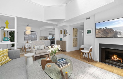 Marina Peninsula House | Sunny & Modern Home In Venice Beach!