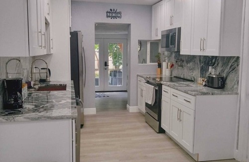 United Central House | Sunny New Renovated Retreat Spacious 3Bedroomsnn
