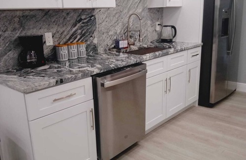United Central House | Sunny New Renovated Retreat Spacious 3Bedroomsnn
