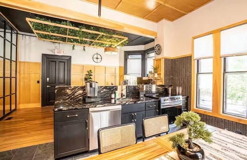 Federal Hill Apartment | SUNNY- Nordic-Inspired Flat. Intimate & Beautiful