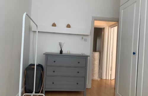 Westbourne Apartment | Sunny Notting Hill