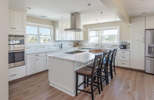 Beachwalk House | Sunny, oceanview home with easy beach access