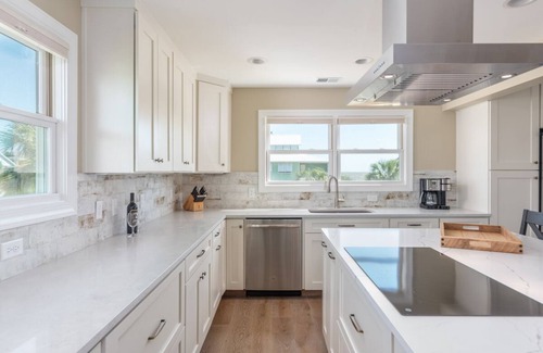 Beachwalk House | Sunny, oceanview home with easy beach access