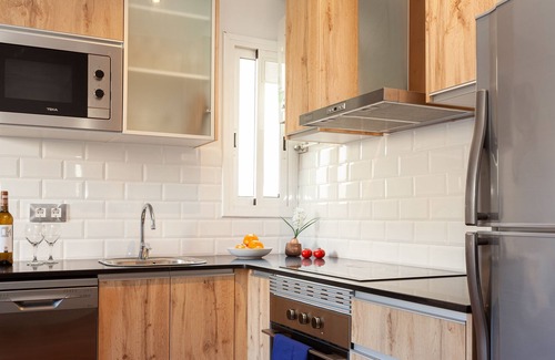El Guinardo Apartment | Sunny Penthouse 2 bedroom townhouse