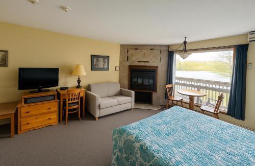 Seguin Resort | Sunny Point Resort