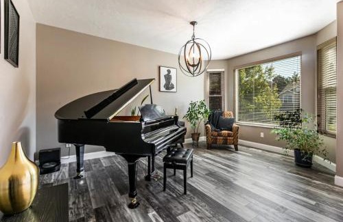 Draper House | Sunny Rambler with Deck & Hot Tub in Draper