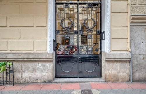 Goya Apartment | Sunny Salamanca 2BR w/Doorman nr El Retiro Park, by Blueground