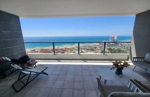 Bat Yam Apartment | Sunny Sea View 4B apt 29 floor
