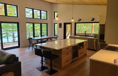 Madawaska Valley Cottage | Sunny Shores Lakehouse