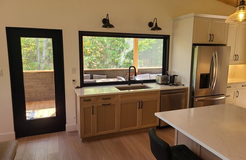Madawaska Valley Cottage | Sunny Shores Lakehouse