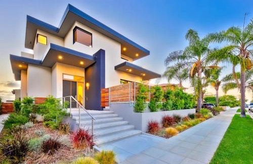 Village of La Jolla House | Sunny Shores
